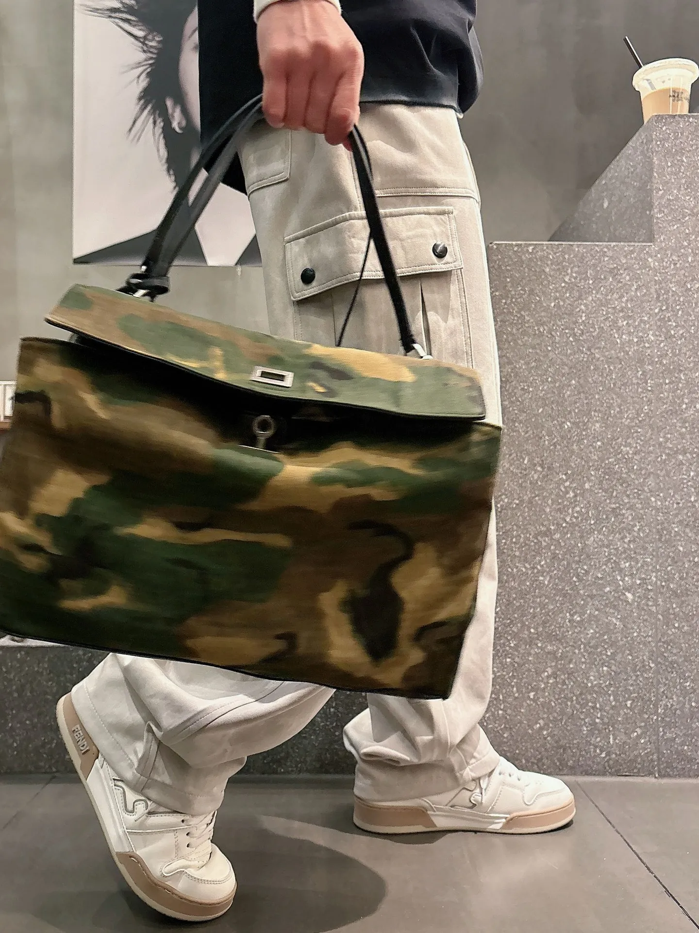 Balenciaga 🆕2026 Autumn and Winter New Arrival Casual Pants! The official website will be released simultaneously. Brand Classic LOGO casual pants, customized fabrics, excellent comfort and strong touch. Highly recognisable, perfect appearance and craftsmanship. Size:M-3XL